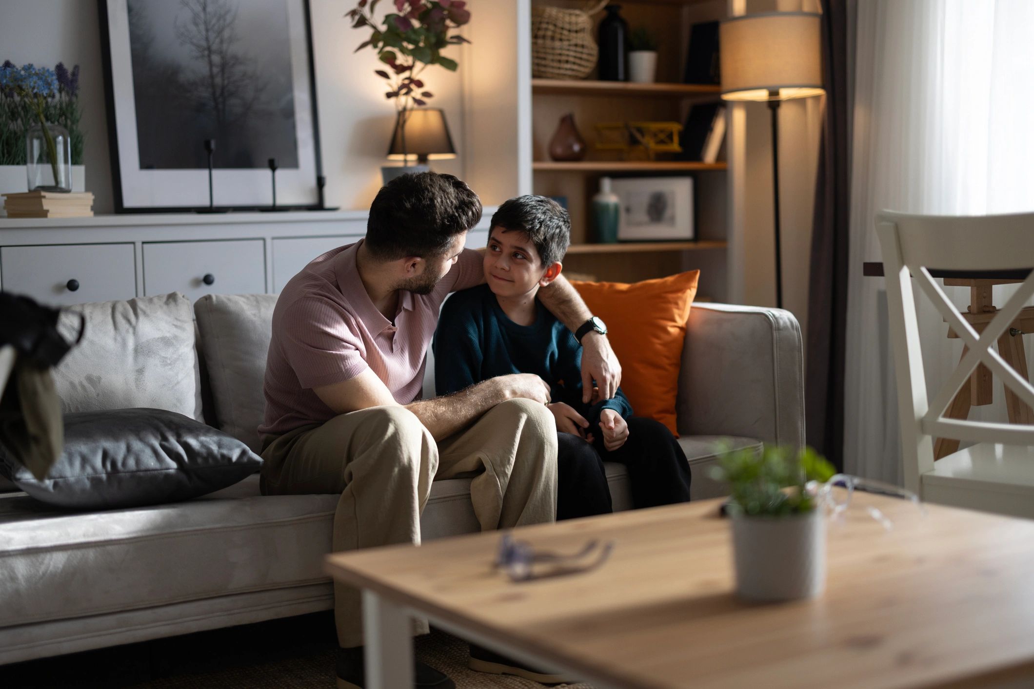 Conversación de apoyo emocional en casa